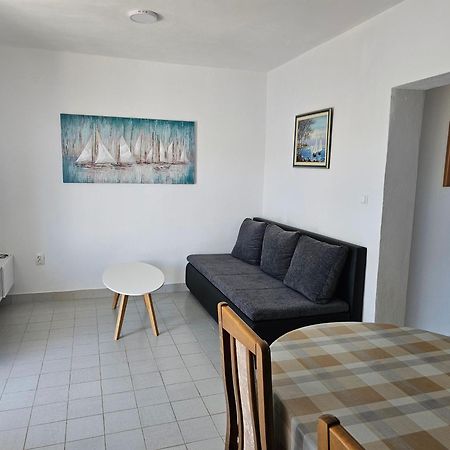 Apartments Lucin Veliki Drvenik Kültér fotó