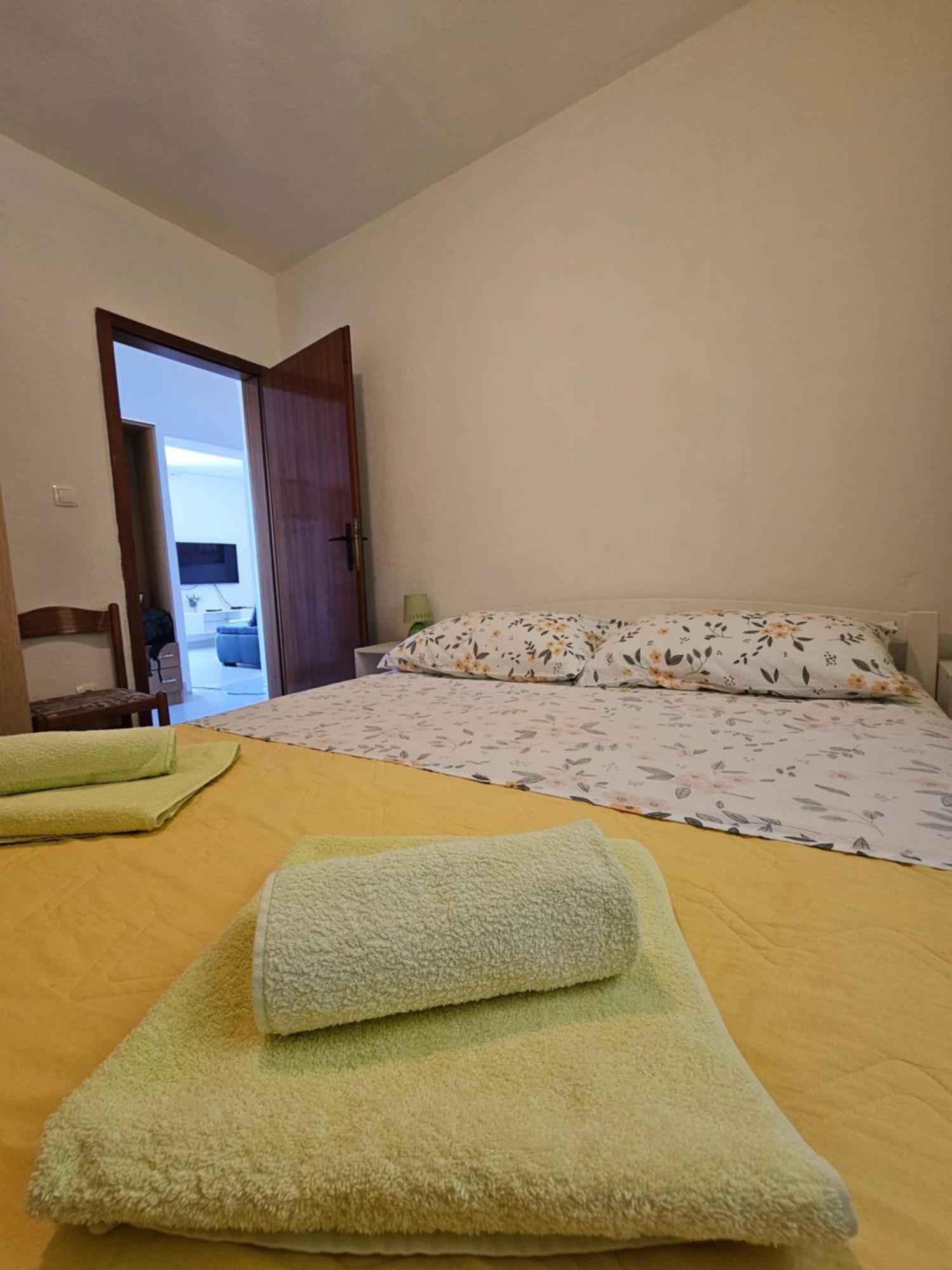 Apartments Lucin Veliki Drvenik Kültér fotó