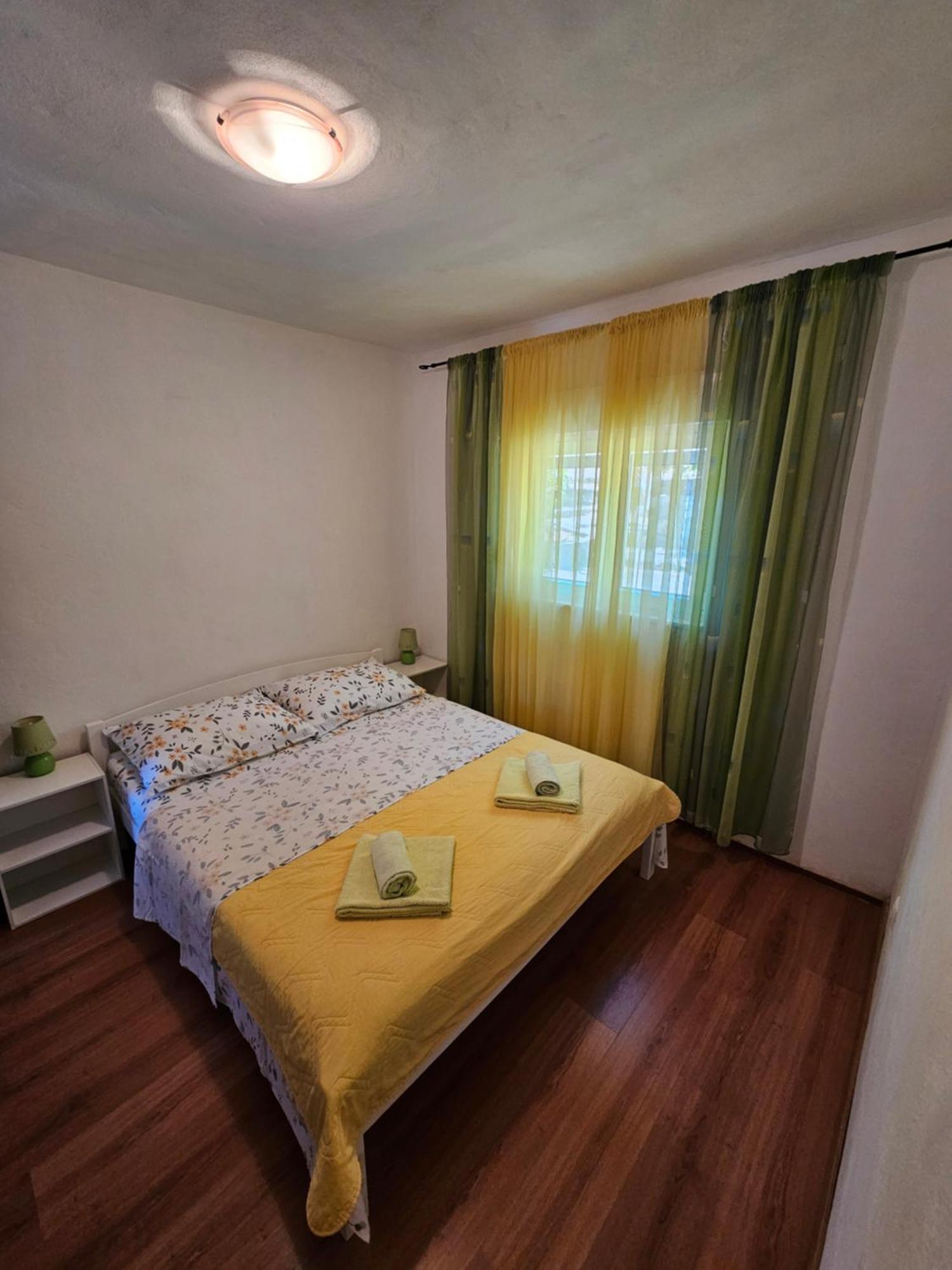 Apartments Lucin Veliki Drvenik Kültér fotó