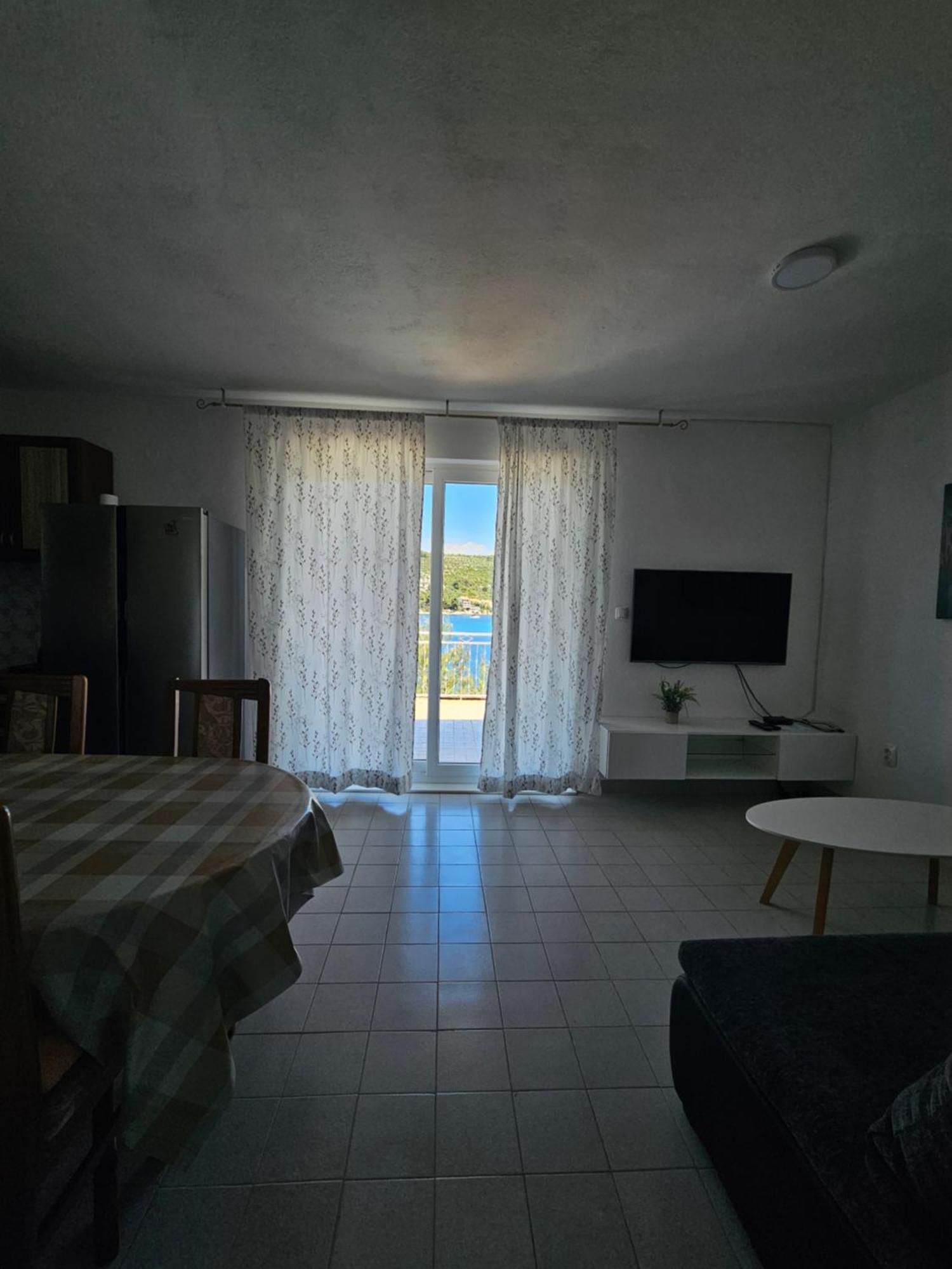 Apartments Lucin Veliki Drvenik Kültér fotó