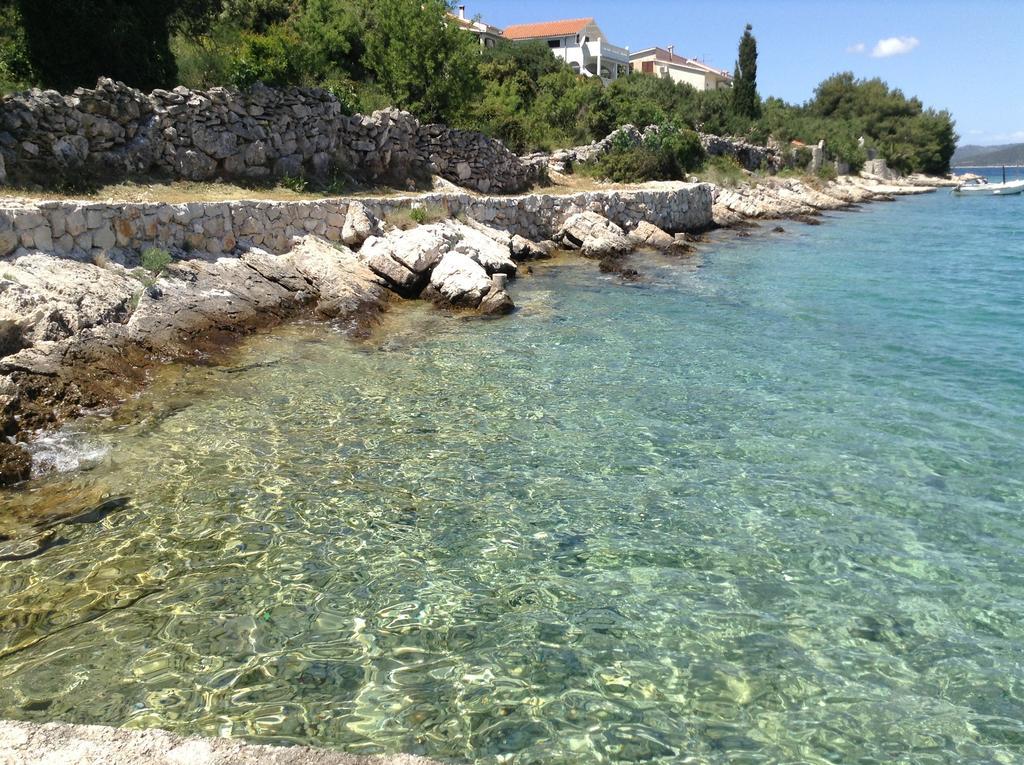 Apartments Lucin Veliki Drvenik Szoba fotó